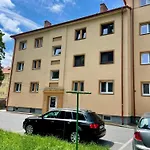Modern & Quiet Near & Center -
