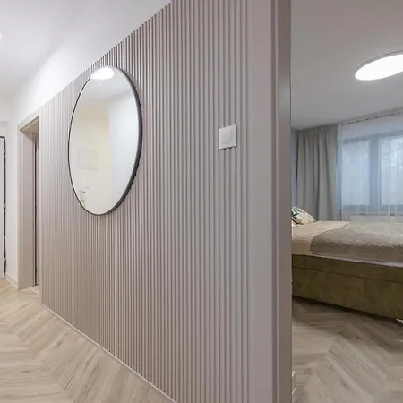 Apartment Modern & Quiet Near & Center - *