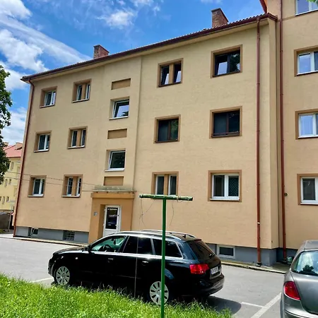 Modern & Quiet Near & Center -